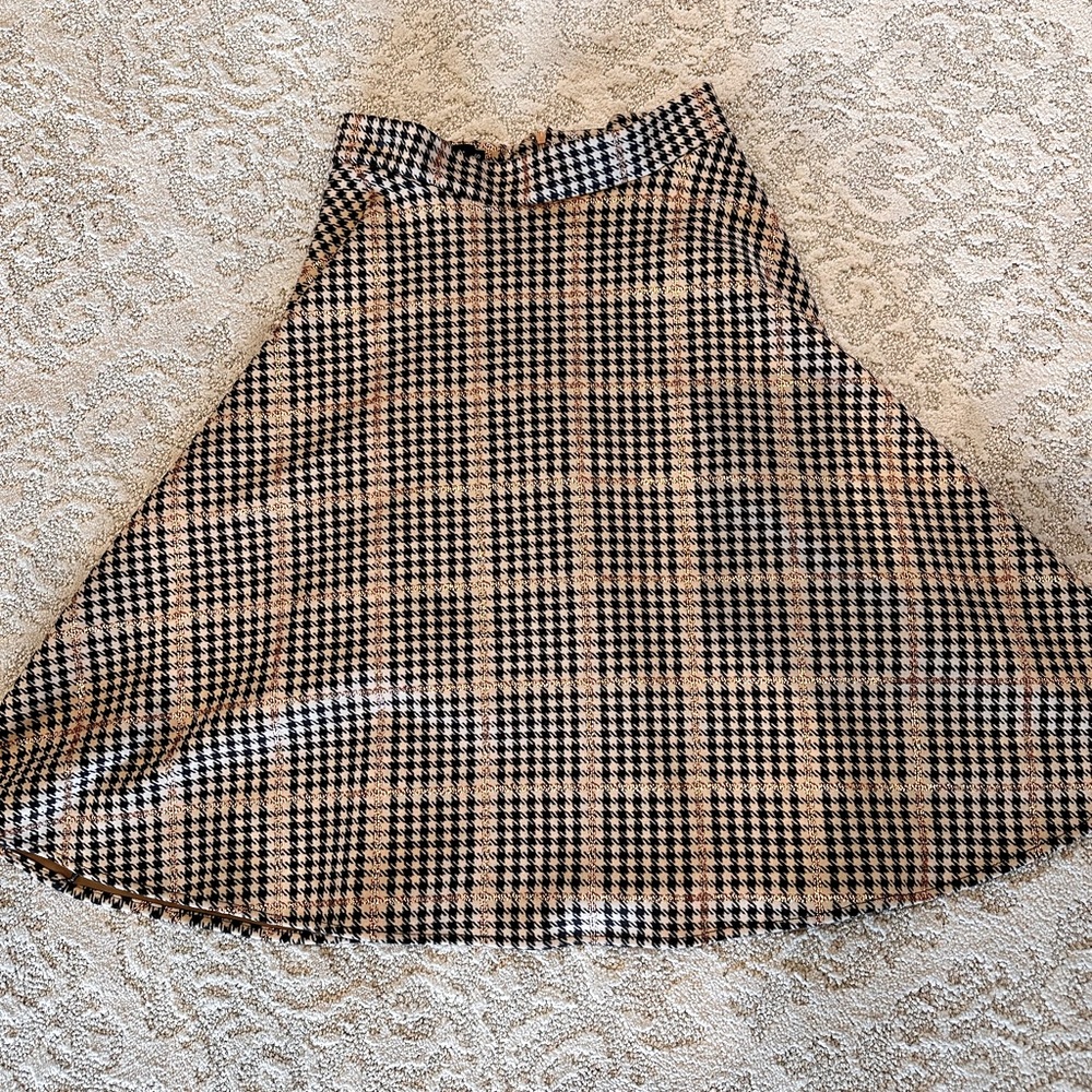 Chicwish midi flare skirt. Size small. In like new condition.